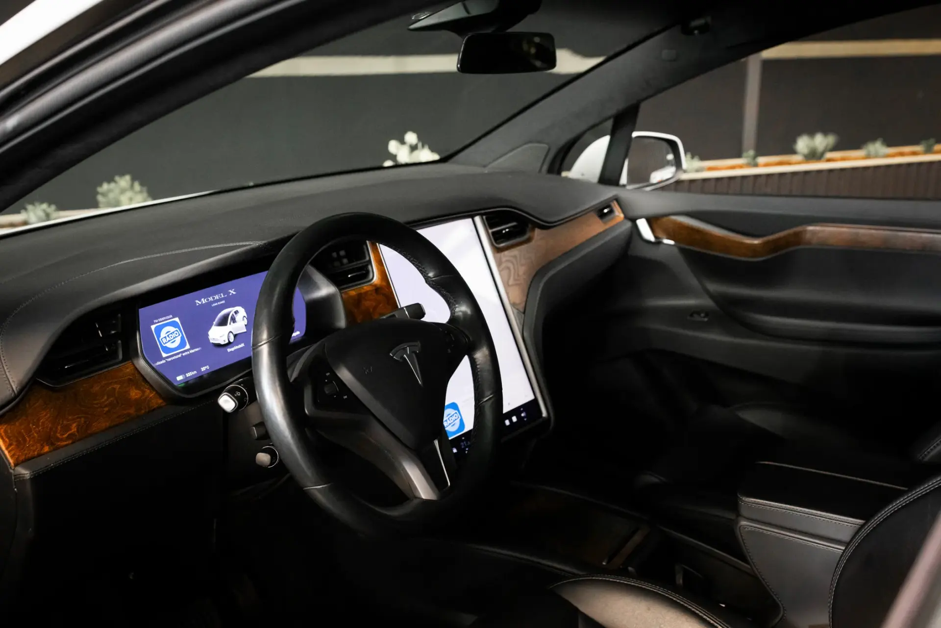 Tesla Model X Long Range 16