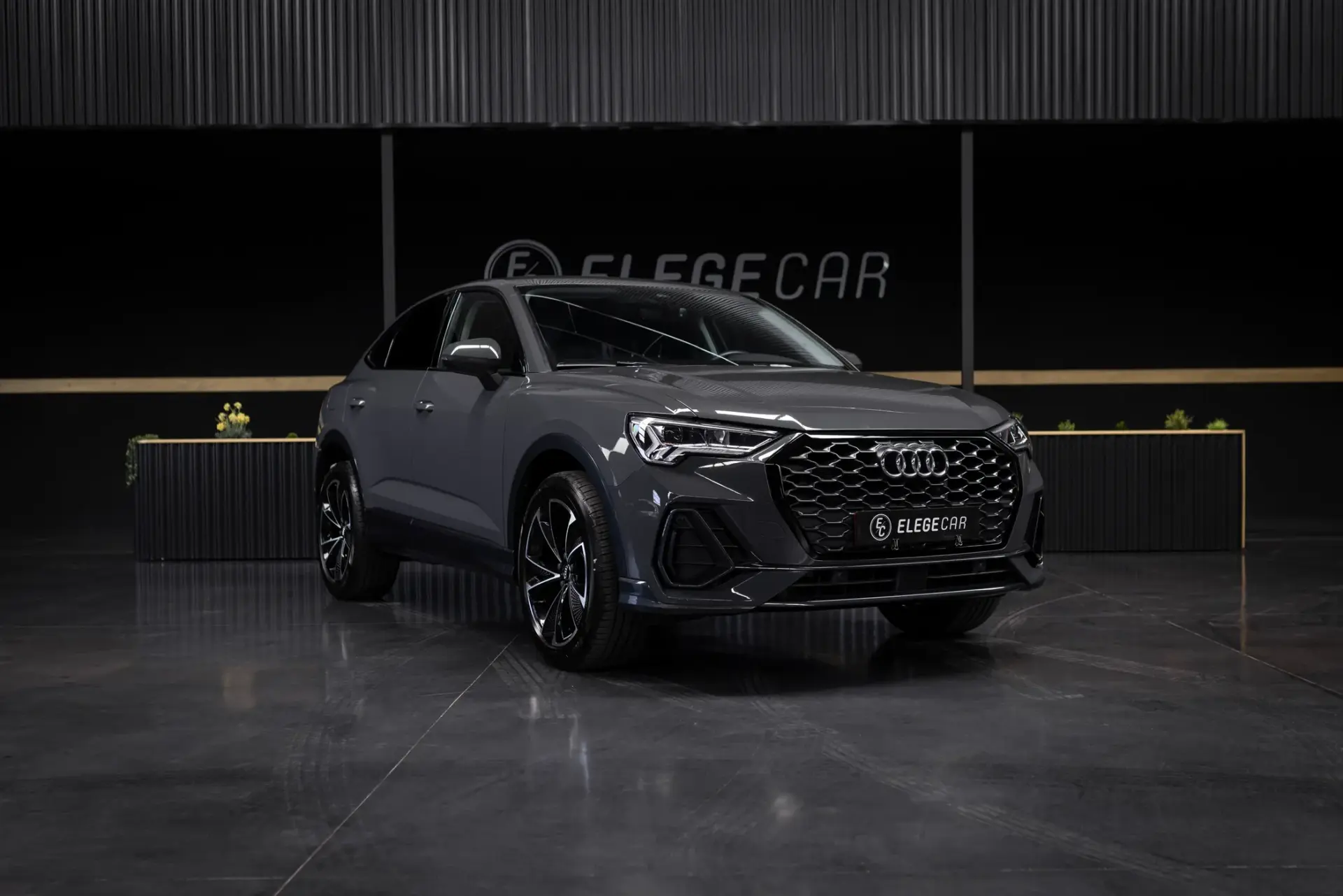 Audi Q3 Sportback 45 TFSIe S tronic 1