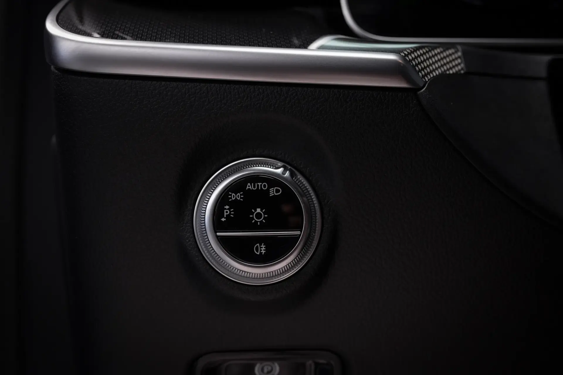 Mercedes-Benz C 300 e 9G-TRONIC Avantgarde Advanced 25