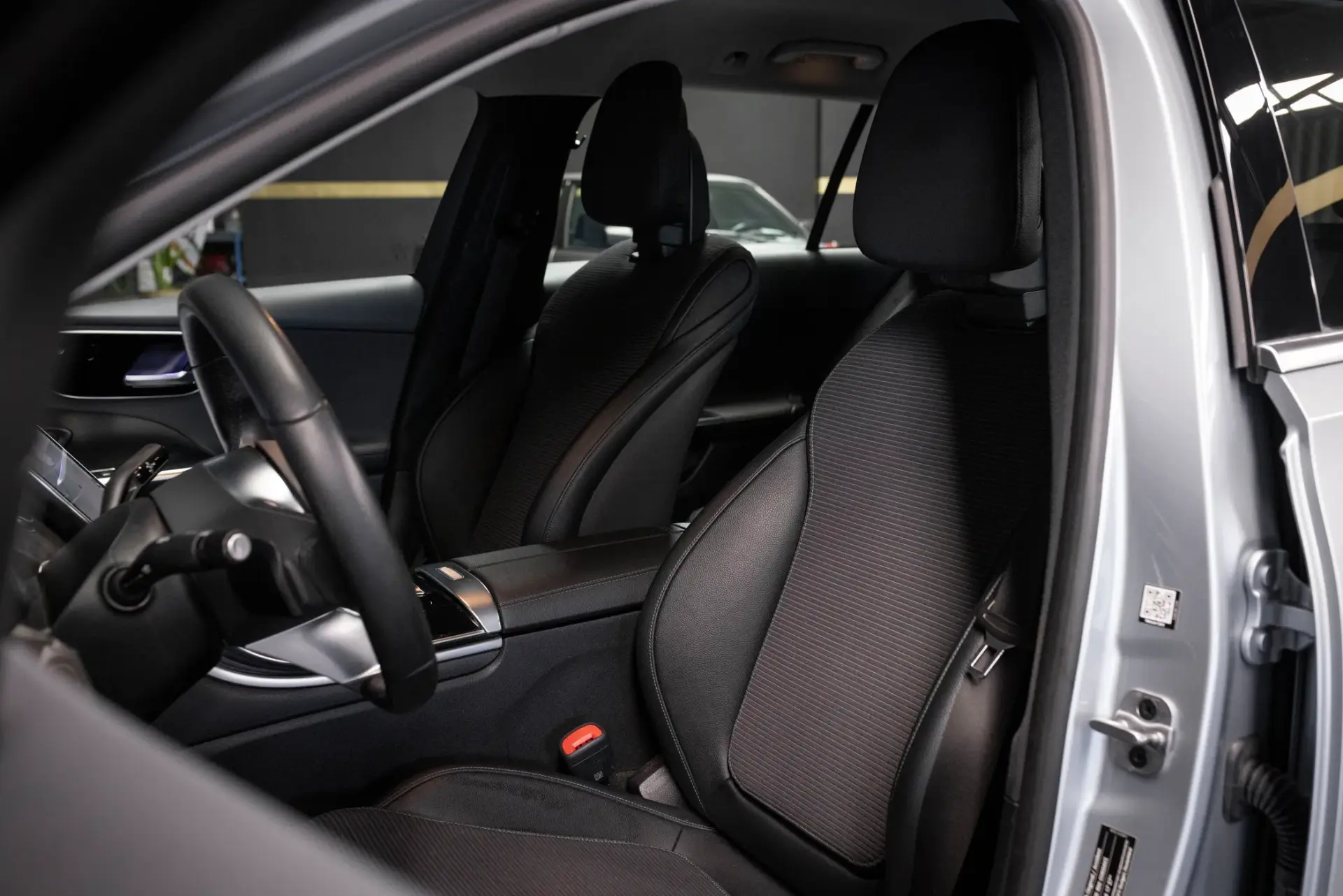 Mercedes-Benz C 300 e 9G-TRONIC Avantgarde Advanced 32