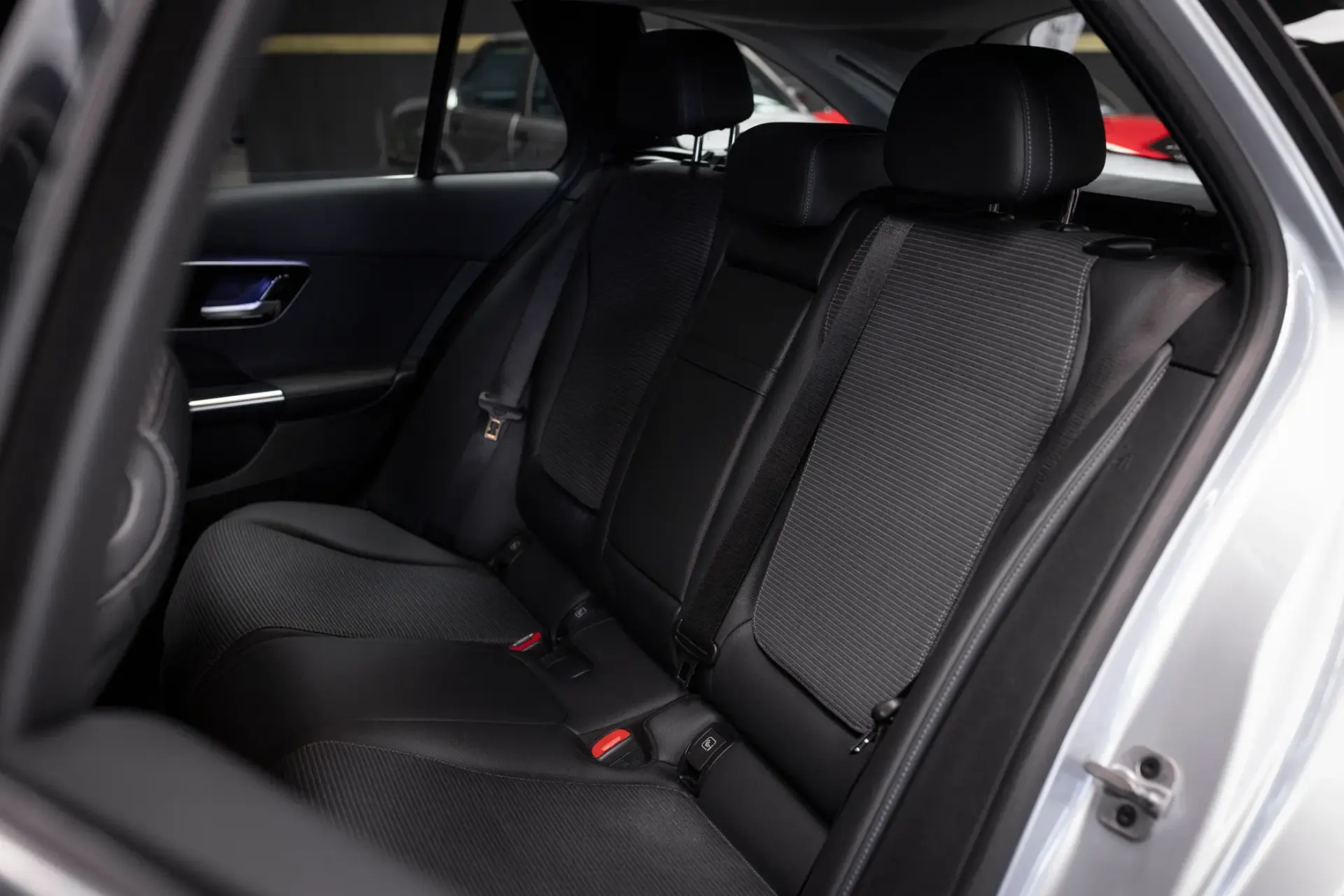 Mercedes-Benz C 300 e 9G-TRONIC Avantgarde Advanced 34