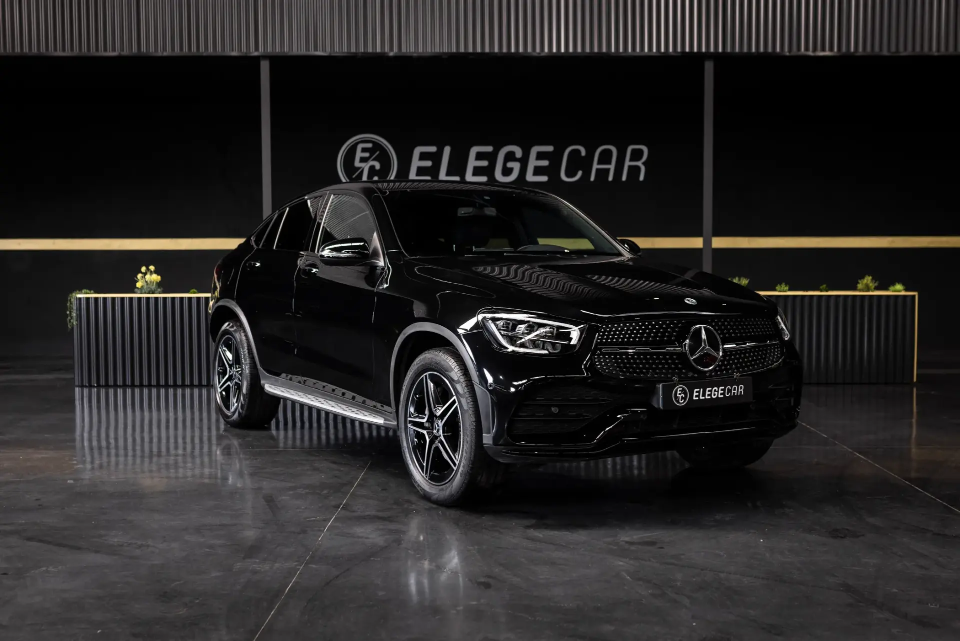 Mercedes-Benz GLC 300 e Coupe 4Matic 9G-TRONIC AMG Line 1
