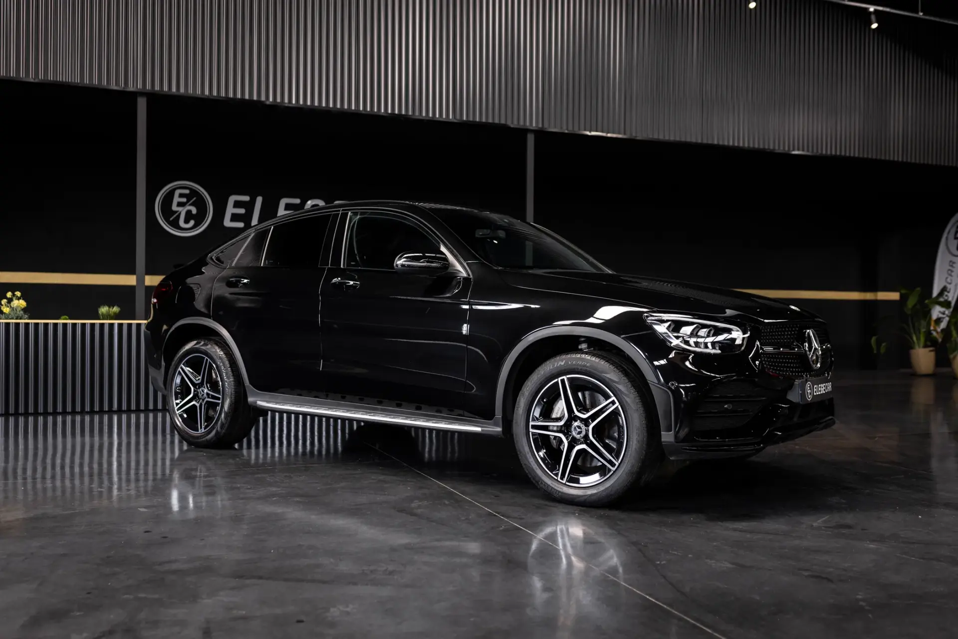 Mercedes-Benz GLC 300 e Coupe 4Matic 9G-TRONIC AMG Line 2