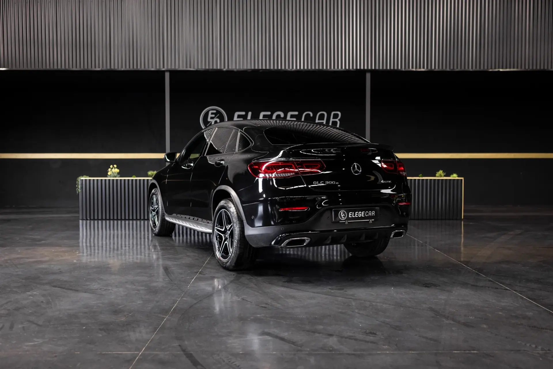 Mercedes-Benz GLC 300 e Coupe 4Matic 9G-TRONIC AMG Line 6