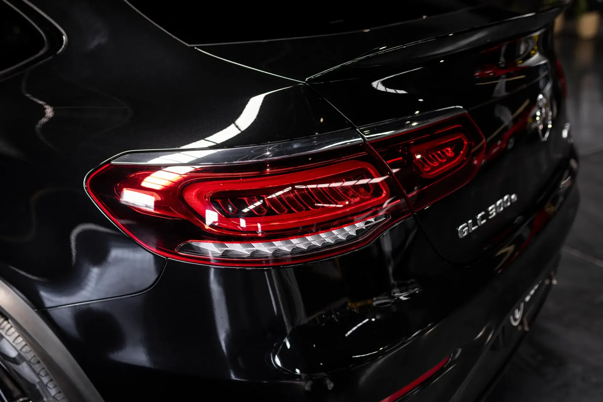 Mercedes-Benz GLC 300 e Coupe 4Matic 9G-TRONIC AMG Line 9
