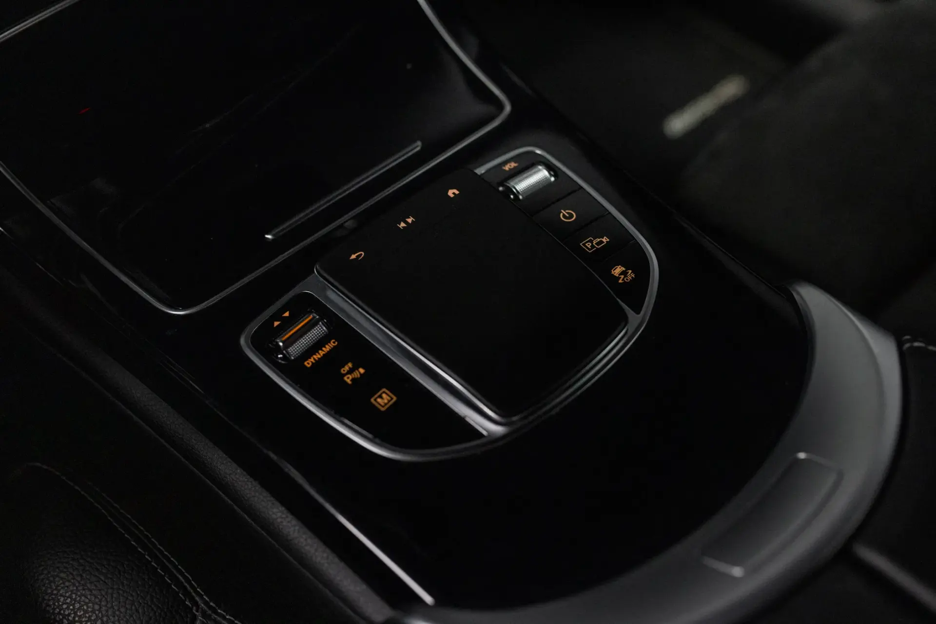 Mercedes-Benz GLC 300 e Coupe 4Matic 9G-TRONIC AMG Line 24