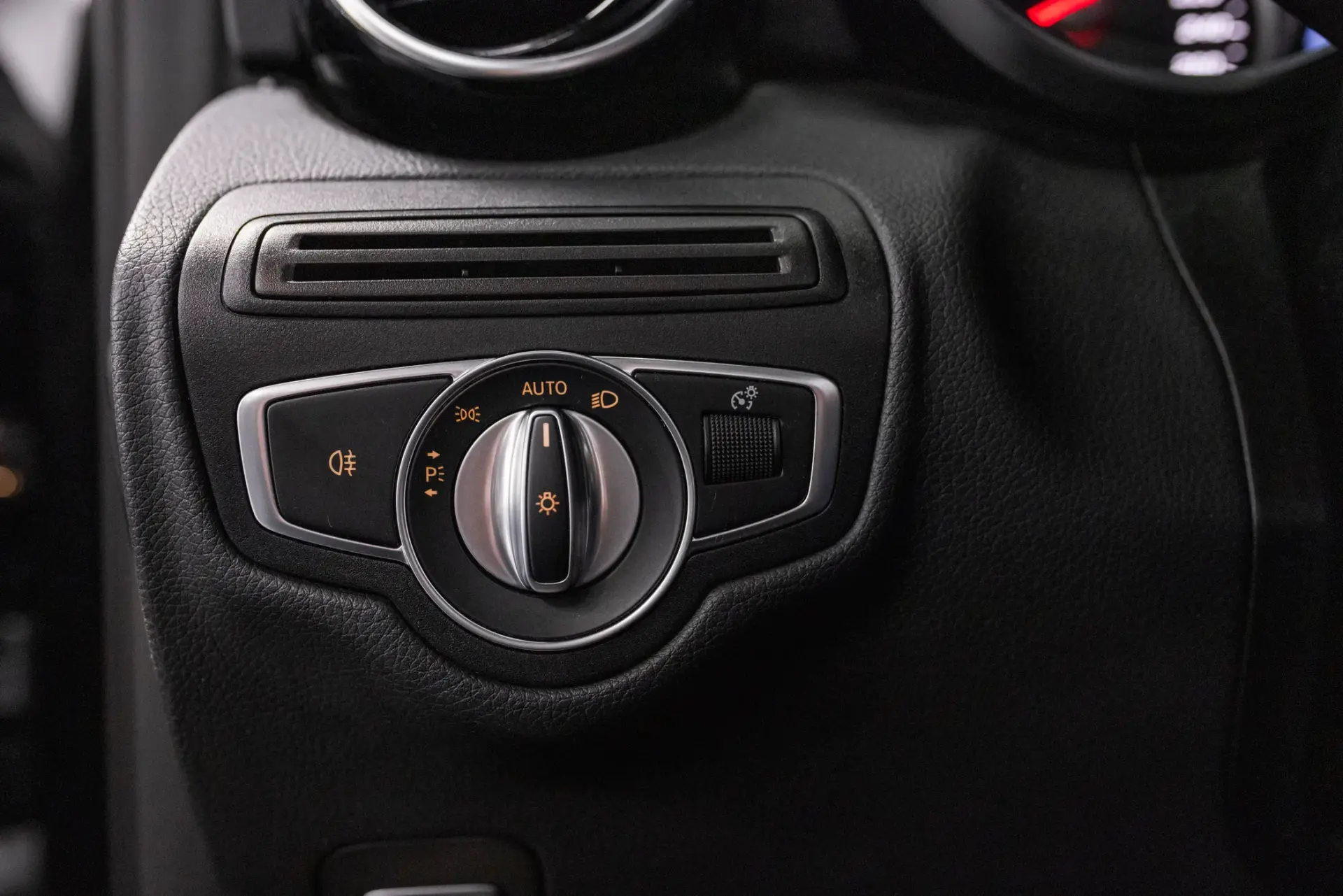 Mercedes-Benz GLC 300 e Coupe 4Matic 9G-TRONIC AMG Line 23
