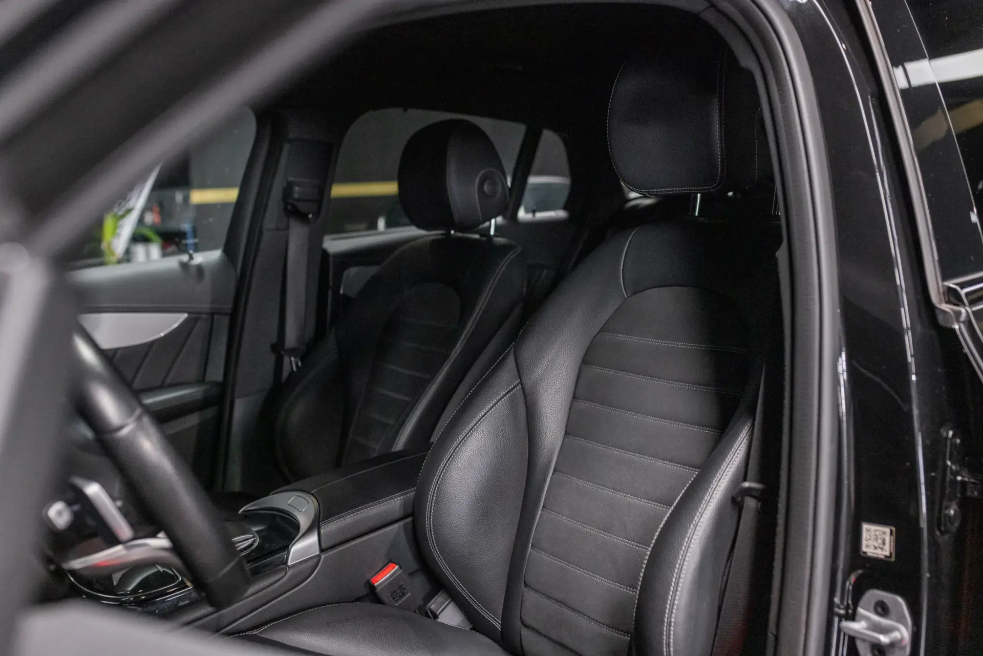 Mercedes-Benz GLC 300 e Coupe 4Matic 9G-TRONIC AMG Line 34
