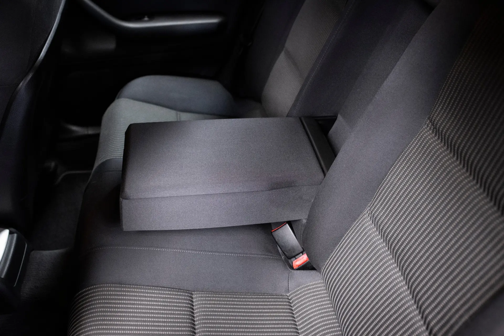 Audi A4 Avant 2.0 TDI S-line 25