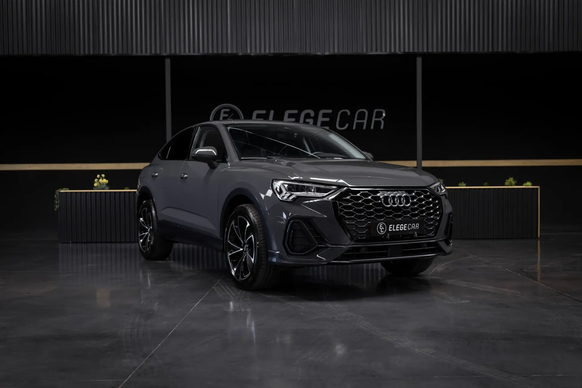 Audi Q3 Sportback 45 TFSIe S tronic 1