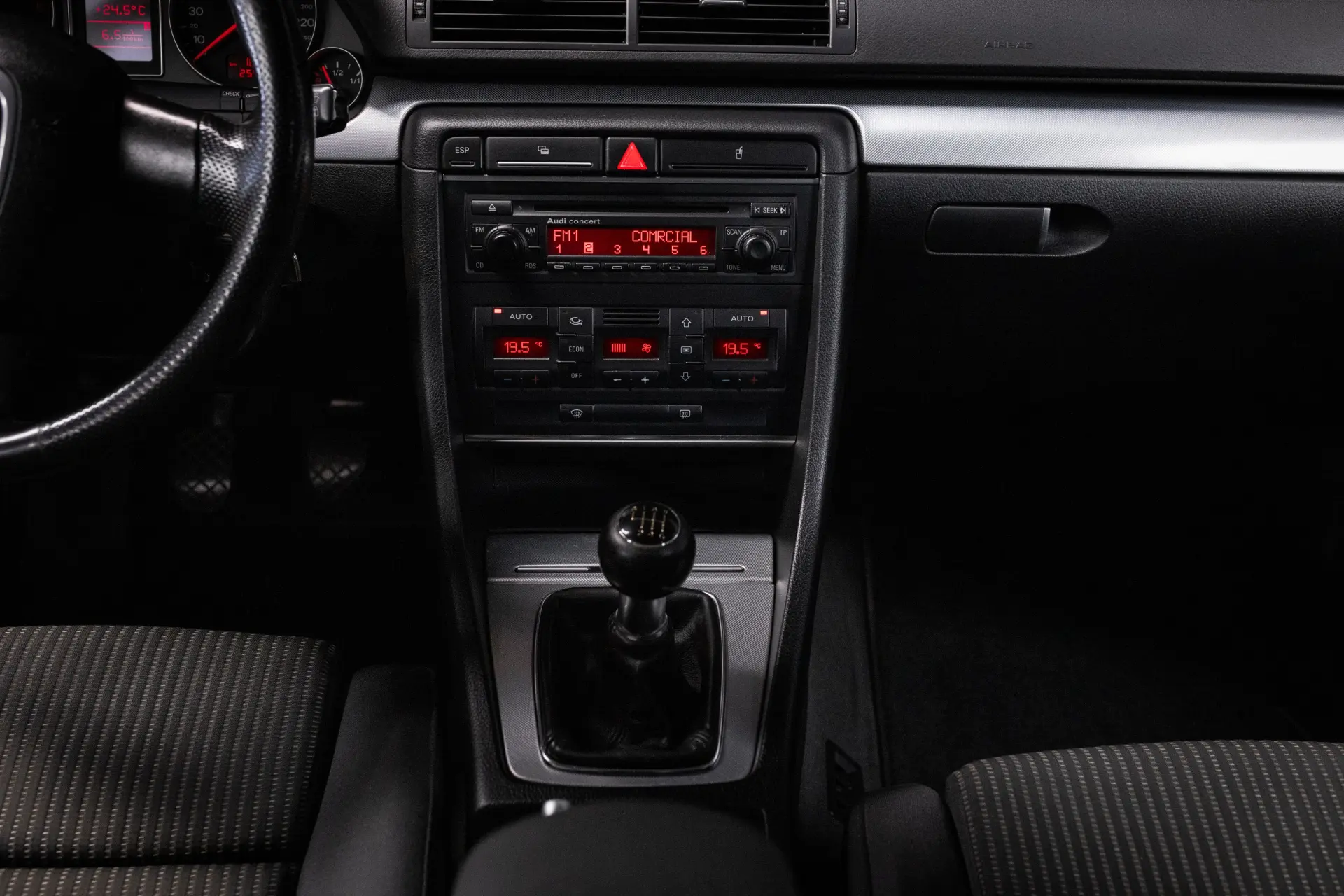 Audi A4 Avant 2.0 TDI S-line 16