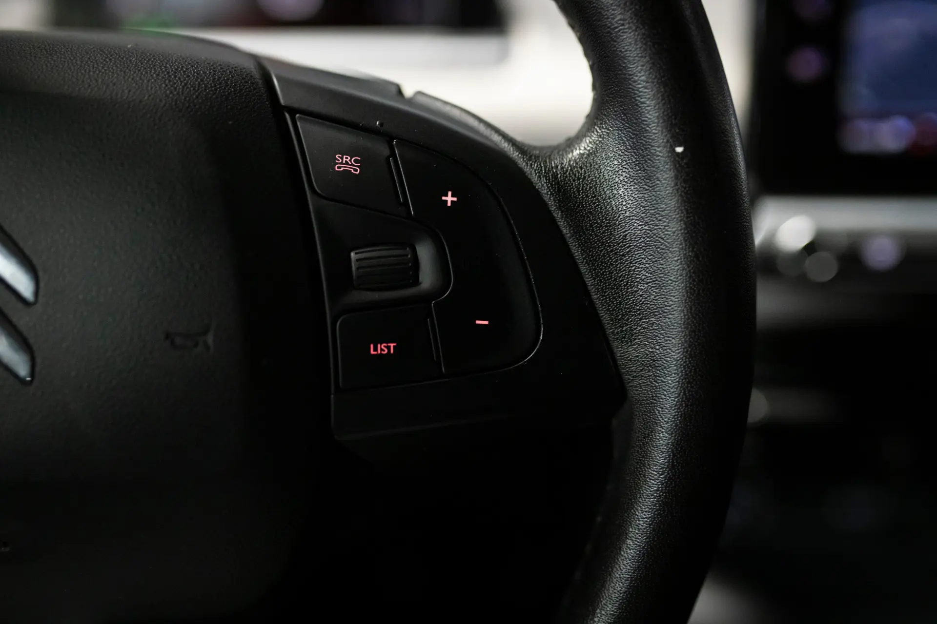 Citroen C4 Cactus 1.6 BlueHDi Shine 26