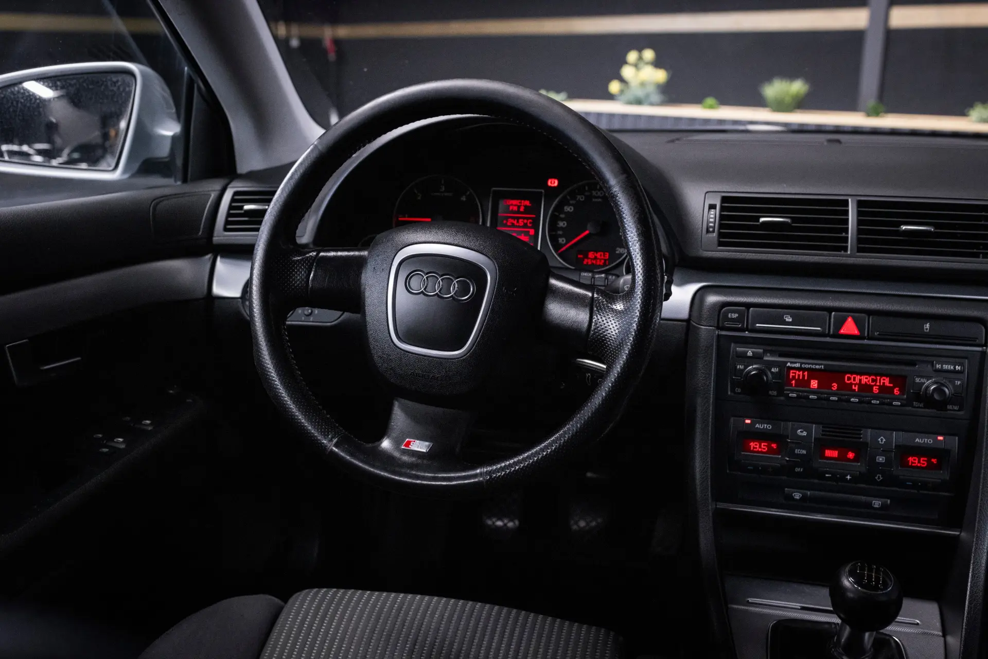 Audi A4 Avant 2.0 TDI S-line 12