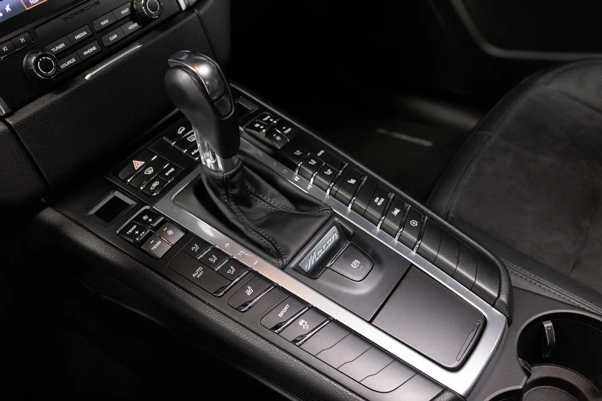 Porsche Macan PDK 29