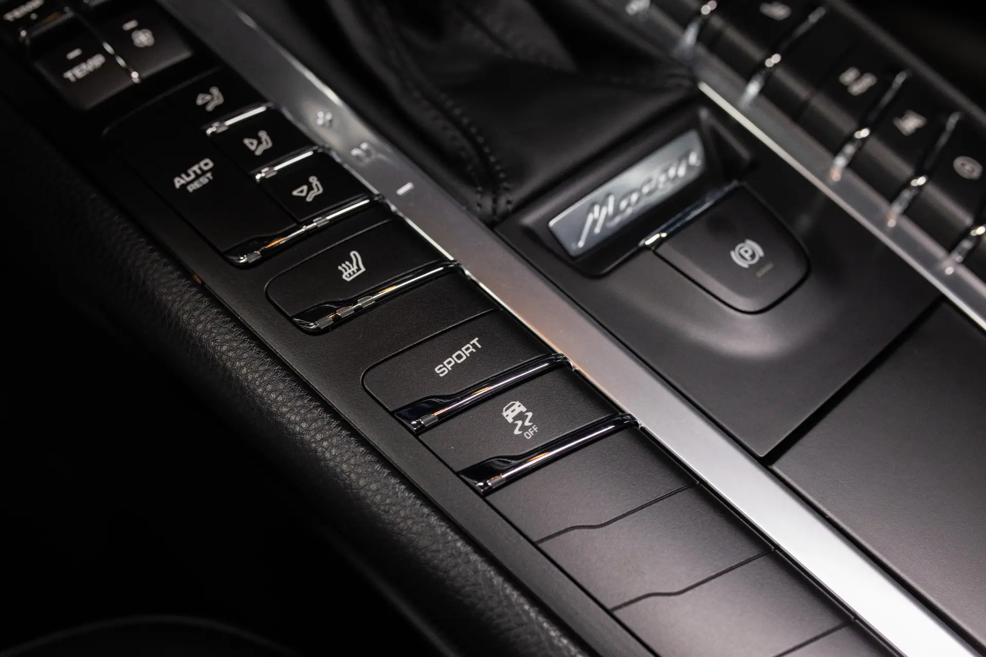 Porsche Macan PDK 28