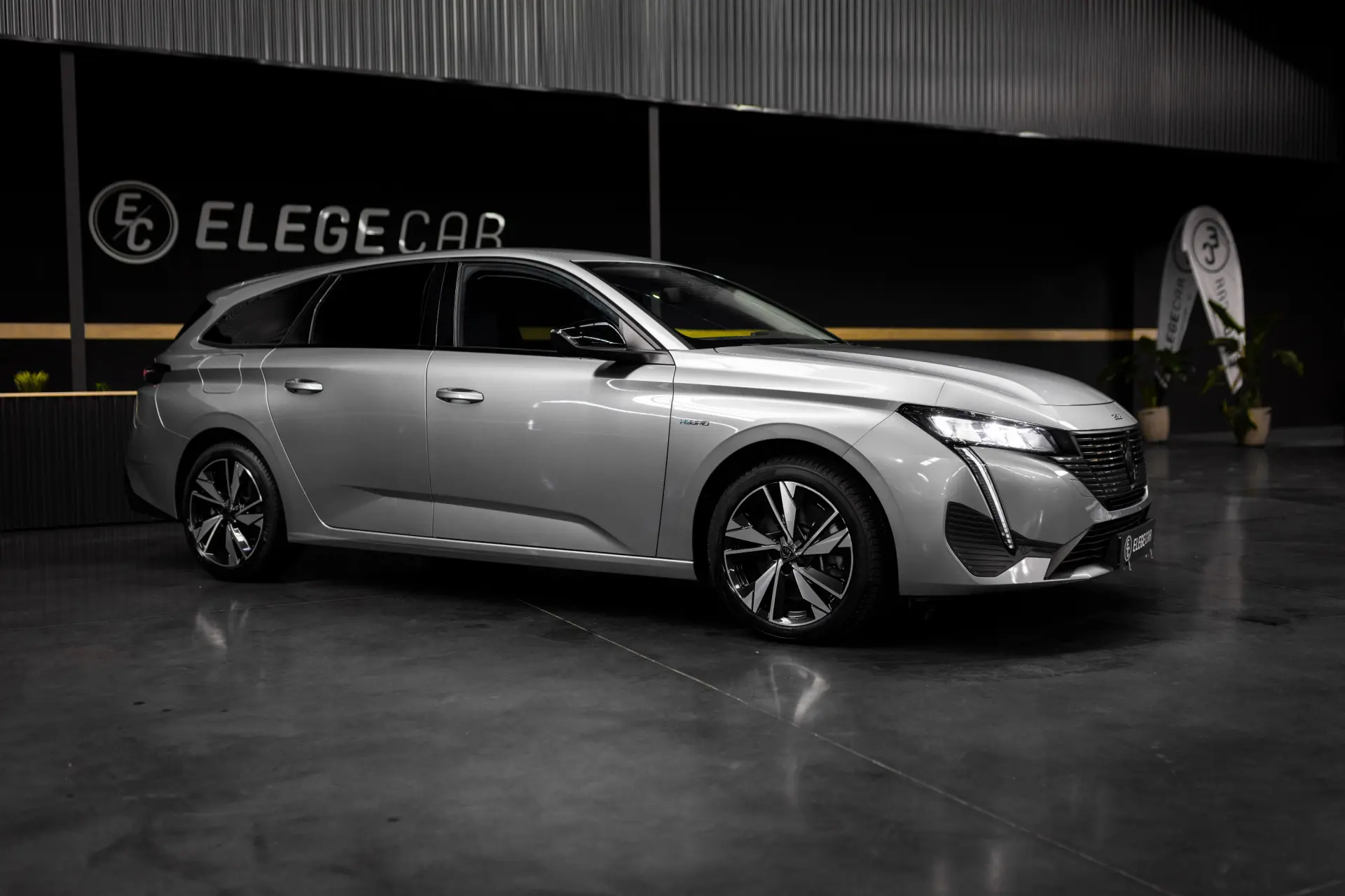 Peugeot 308 SW 1.6 Hybrid Allure Pack e-EAT8 2