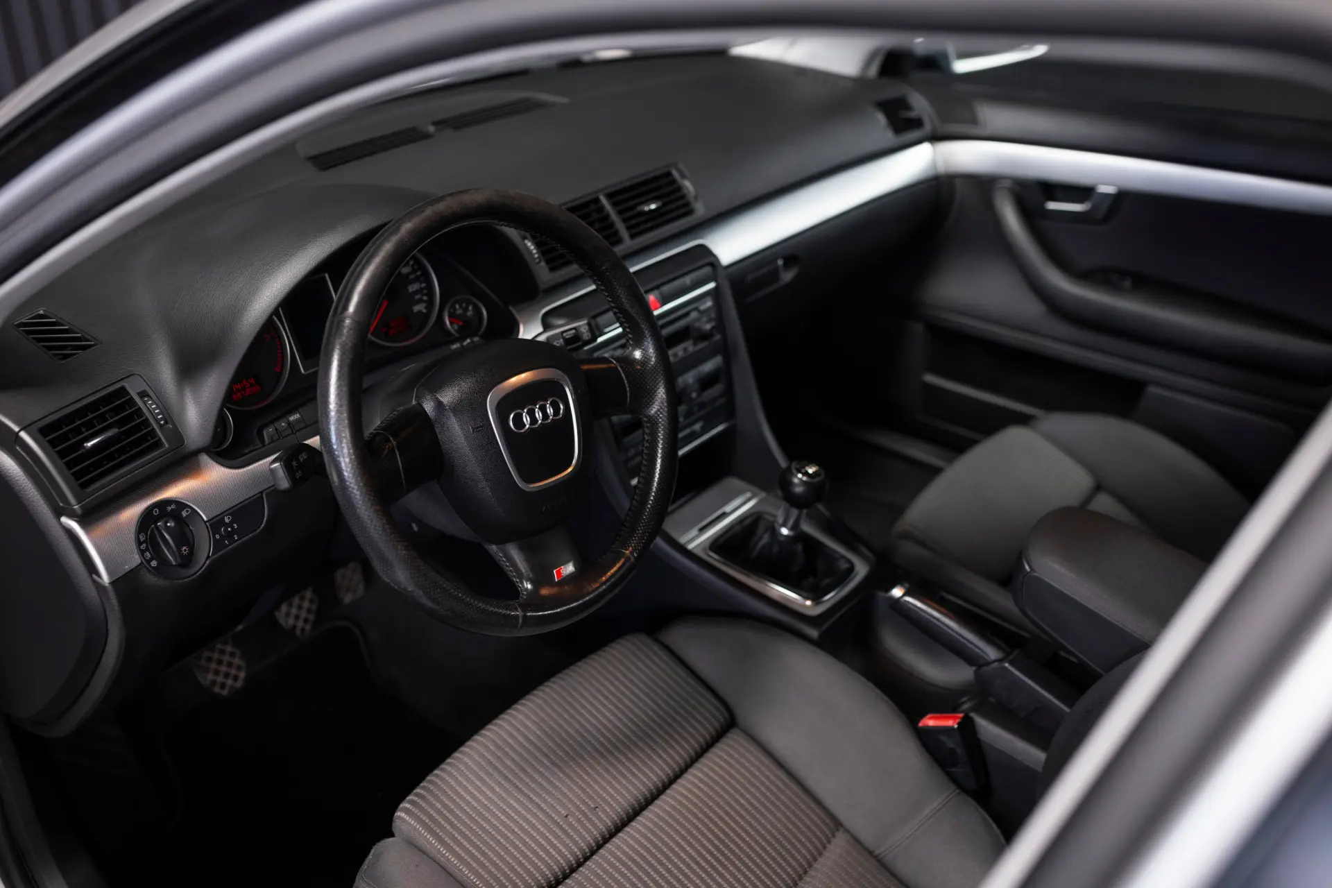 Audi A4 Avant 2.0 TDI S-line 10