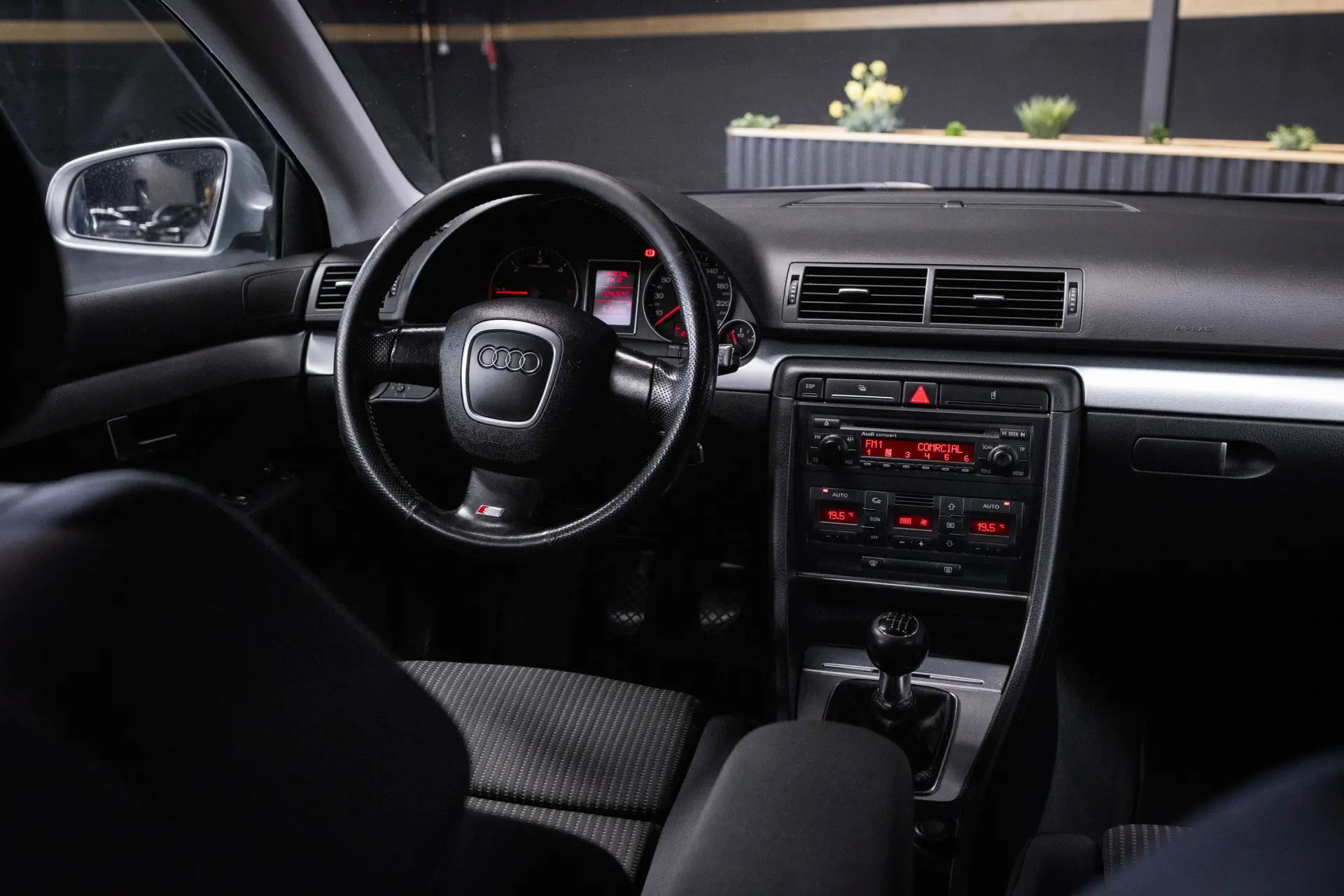 Audi A4 Avant 2.0 TDI S-line 11