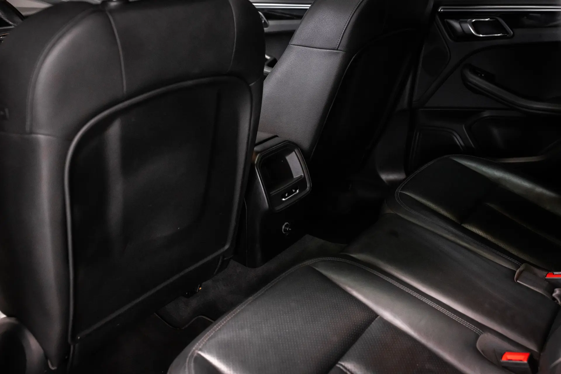 Porsche Macan S PDK 32