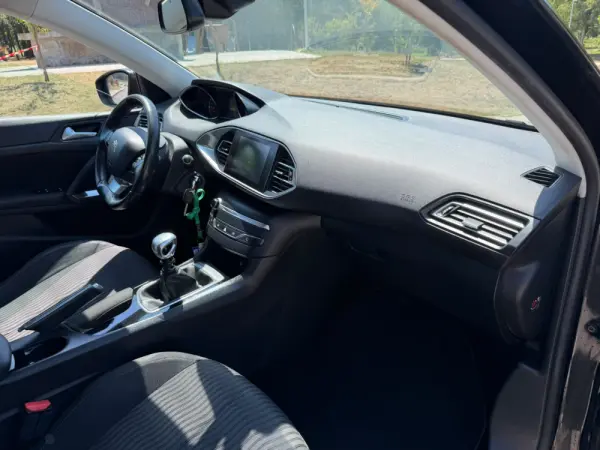 Peugeot 308 13