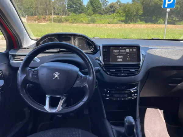 Peugeot 208 14