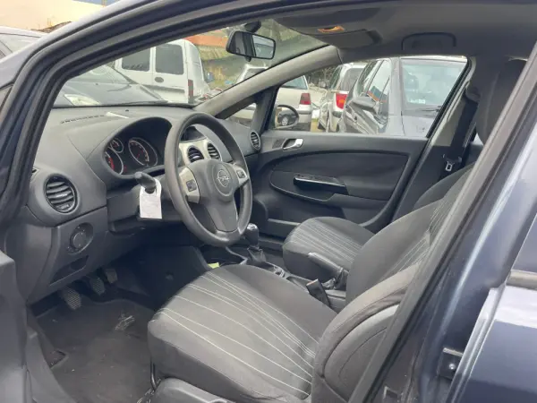 Opel Corsa 12