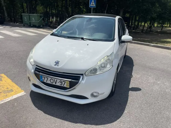 Peugeot 208 15