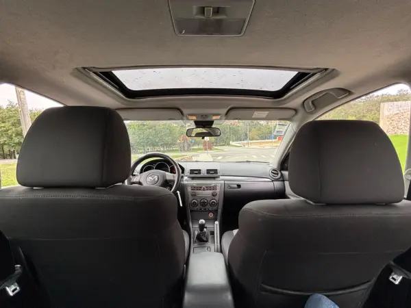 Mazda 3 8