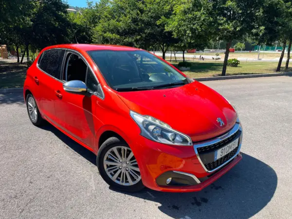 Peugeot 208 5
