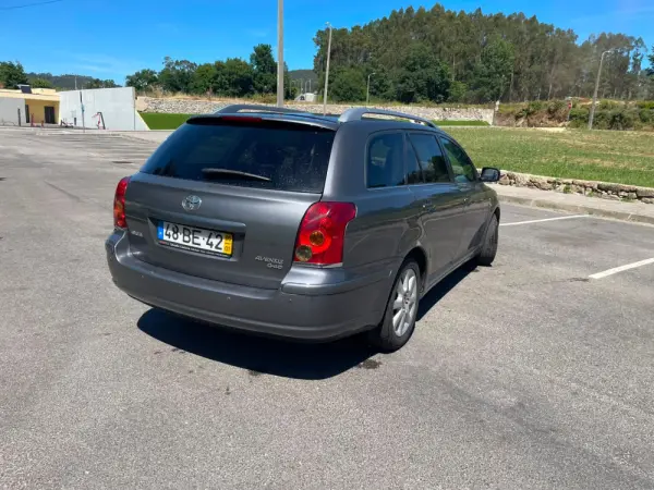 Toyota Avensis 16