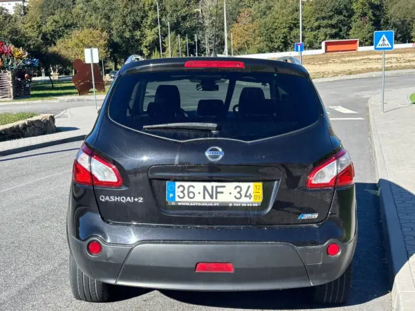 Nissan Qashqai +2 11