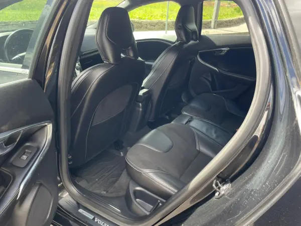 Volvo V40 1.6 D2 R-Design 10