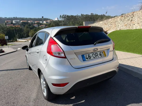 Ford Fiesta 13