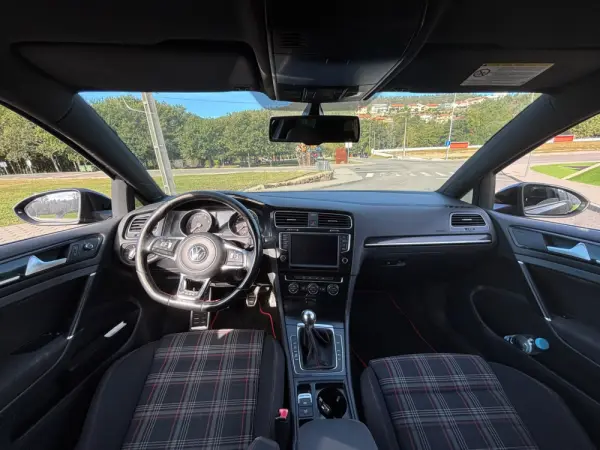 Volkswagen Golf GTI (BlueMotion ) 2