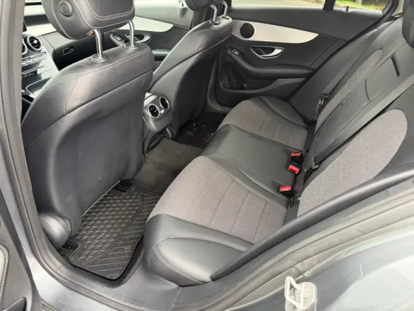 Mercedes-Benz C 220 14