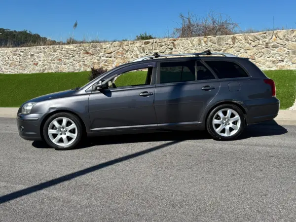 Toyota Avensis SW 2.0 D-4D Exclusive 9