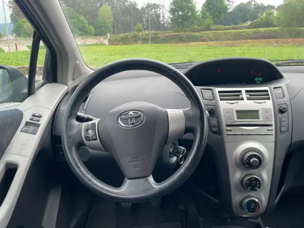 Toyota Yaris 10