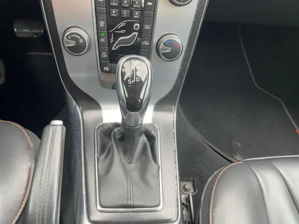 Volvo V40 Cross Country 17