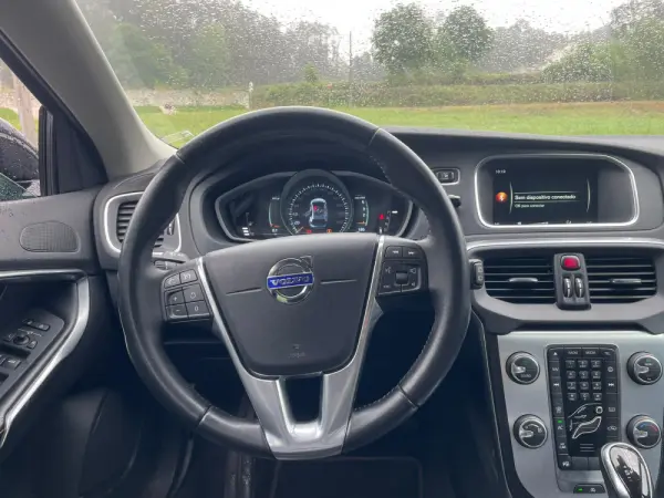 Volvo V40 Cross Country 2