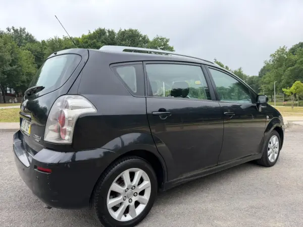 Toyota Corolla Verso 3