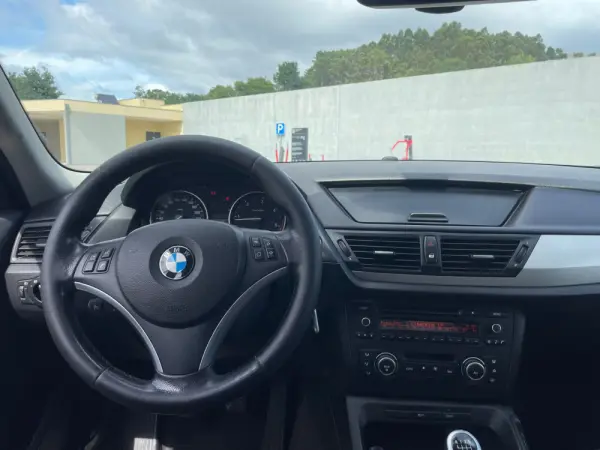 BMW X1 18 d sDrive 8