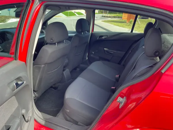Opel Astra 11