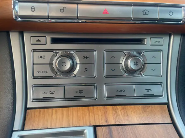 Jaguar XF 2