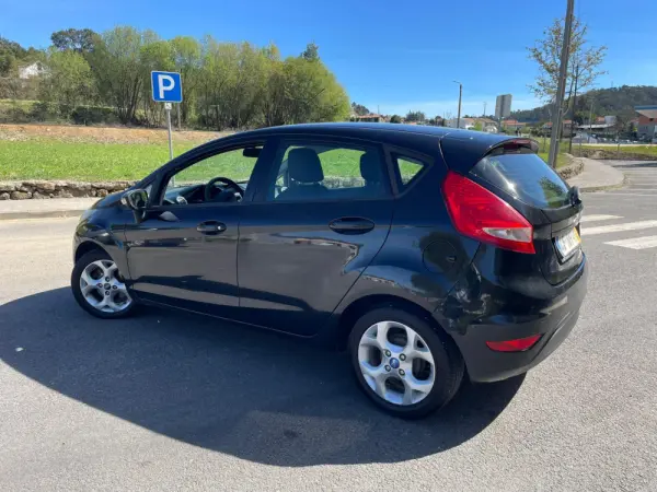Ford Fiesta 13