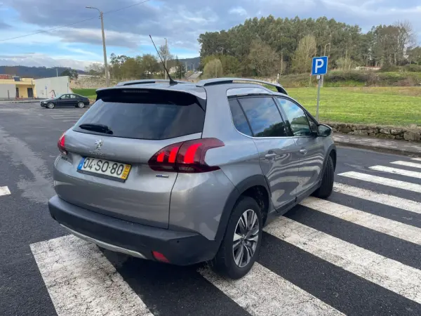 Peugeot 2008 1.2 PureTech Style 15