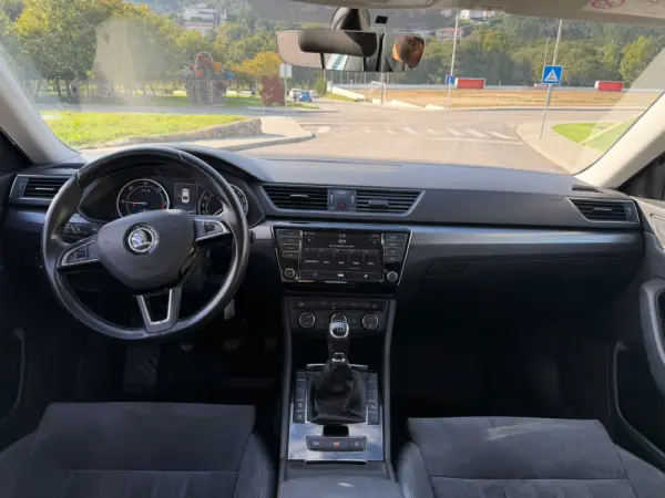 Skoda Superb 2.0 TDI Active 2