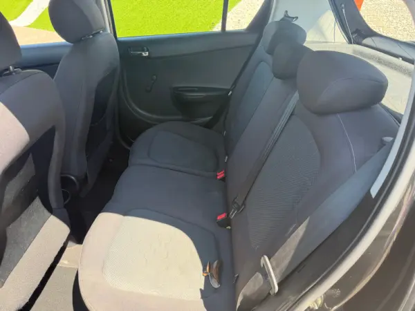 Hyundai i20 12