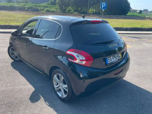 Peugeot 208 17