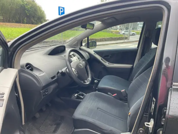 Toyota Yaris 14