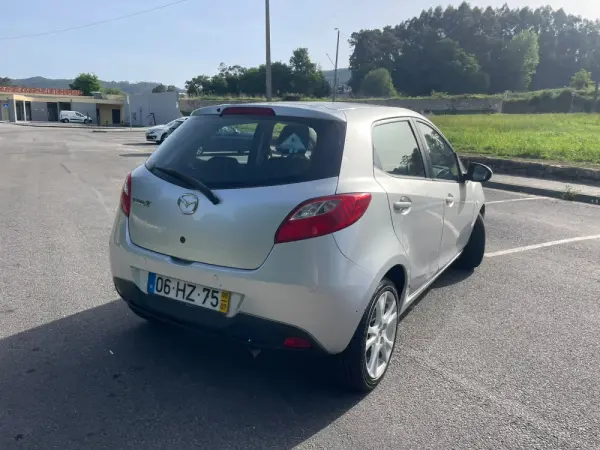 Mazda 2 5